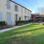 Spacieuse Maison Avec Piscine Et Parc De 6000 M2 Hébergement de vacances Bieujac