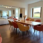 Hébergement de vacances Spacieuse Maison Avec Piscine Et Parc De 6000 M2 Bieujac