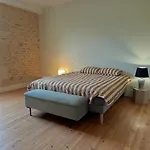 Hébergement de vacances Spacieuse Maison Avec Piscine Et Parc De 6000 M2 Bieujac