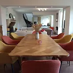 Spacieuse Maison Avec Piscine Et Parc De 6000 M2 Hébergement de vacances Bieujac