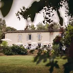 Spacieuse Maison Avec Piscine Et Parc De 6000 M2