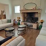 Spacieuse Maison Avec Piscine Et Parc De 6000 M2 Hébergement de vacances Bieujac
