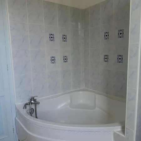 Feriehus Spacieuse Maison Avec Piscine Et Parc De 6000 M2