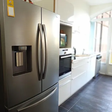 Spacieuse Maison Avec Piscine Et Parc De 6000 M2