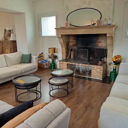 Spacieuse Maison Avec Piscine Et Parc De 6000 M2 Feriehus Bieujac