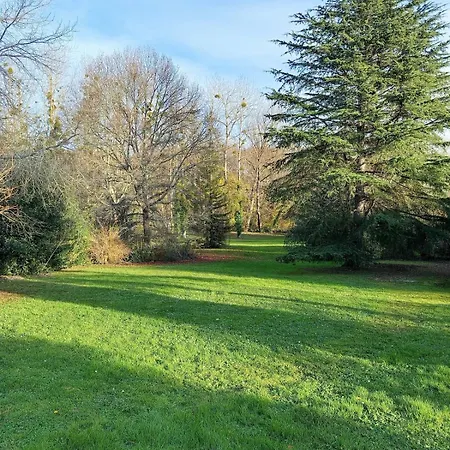 Spacieuse Maison Avec Piscine Et Parc De 6000 M2 Bieujac