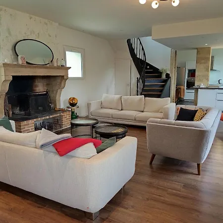 Spacieuse Maison Avec Piscine Et Parc De 6000 M2 Feriehus