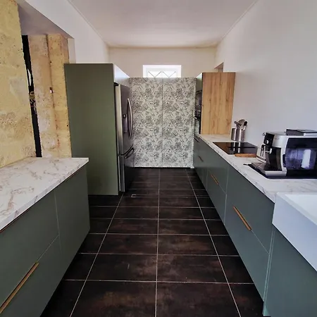 Spacieuse Maison Avec Piscine Et Parc De 6000 M2 Ferienhaus *