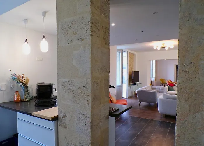 Spacieuse Maison Avec Piscine Et Parc De 6000 M2 * Bieujac