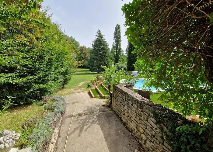 Spacieuse Maison Avec Piscine Et Parc De 6000 M2 Bieujac