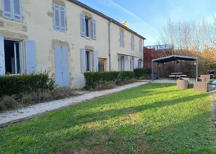 Spacieuse Maison Avec Piscine Et Parc De 6000 M2 Ferienhaus Bieujac