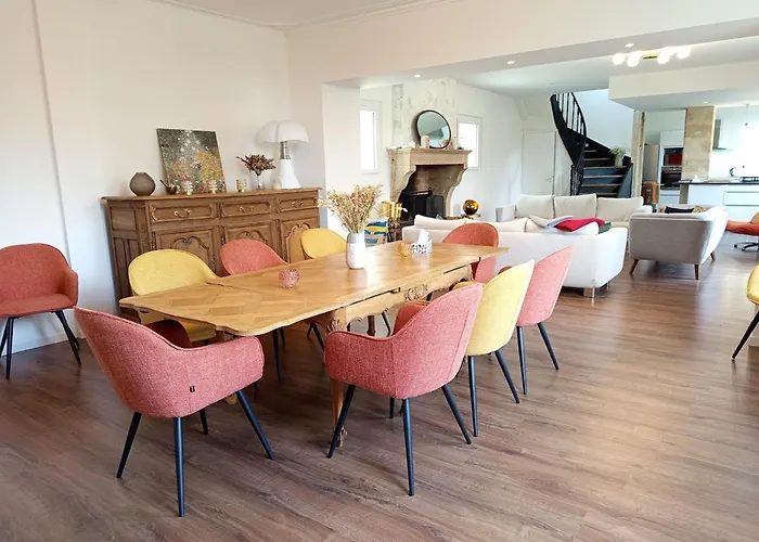 Spacieuse Maison Avec Piscine Et Parc De 6000 M2 Ferienhaus *