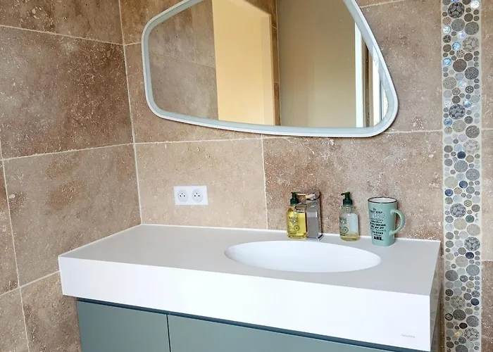 Spacieuse Maison Avec Piscine Et Parc De 6000 M2 *