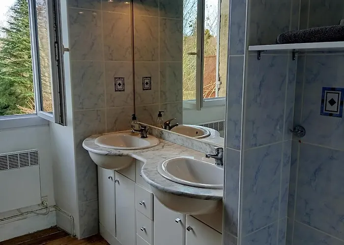 Ferienhaus Spacieuse Maison Avec Piscine Et Parc De 6000 M2 *