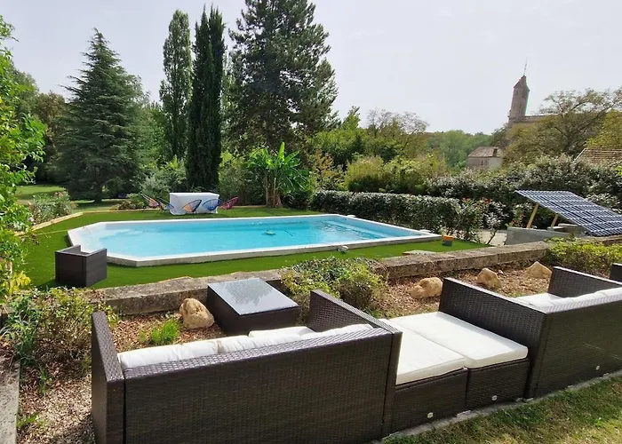 Spacieuse Maison Avec Piscine Et Parc De 6000 M2 * Bieujac