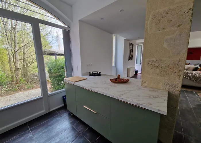 Spacieuse Maison Avec Piscine Et Parc De 6000 M2 *