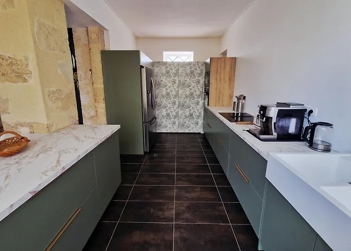 Spacieuse Maison Avec Piscine Et Parc De 6000 M2 Ferienhaus *
