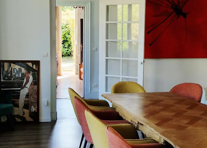 Spacieuse Maison Avec Piscine Et Parc De 6000 M2 Ferienhaus *